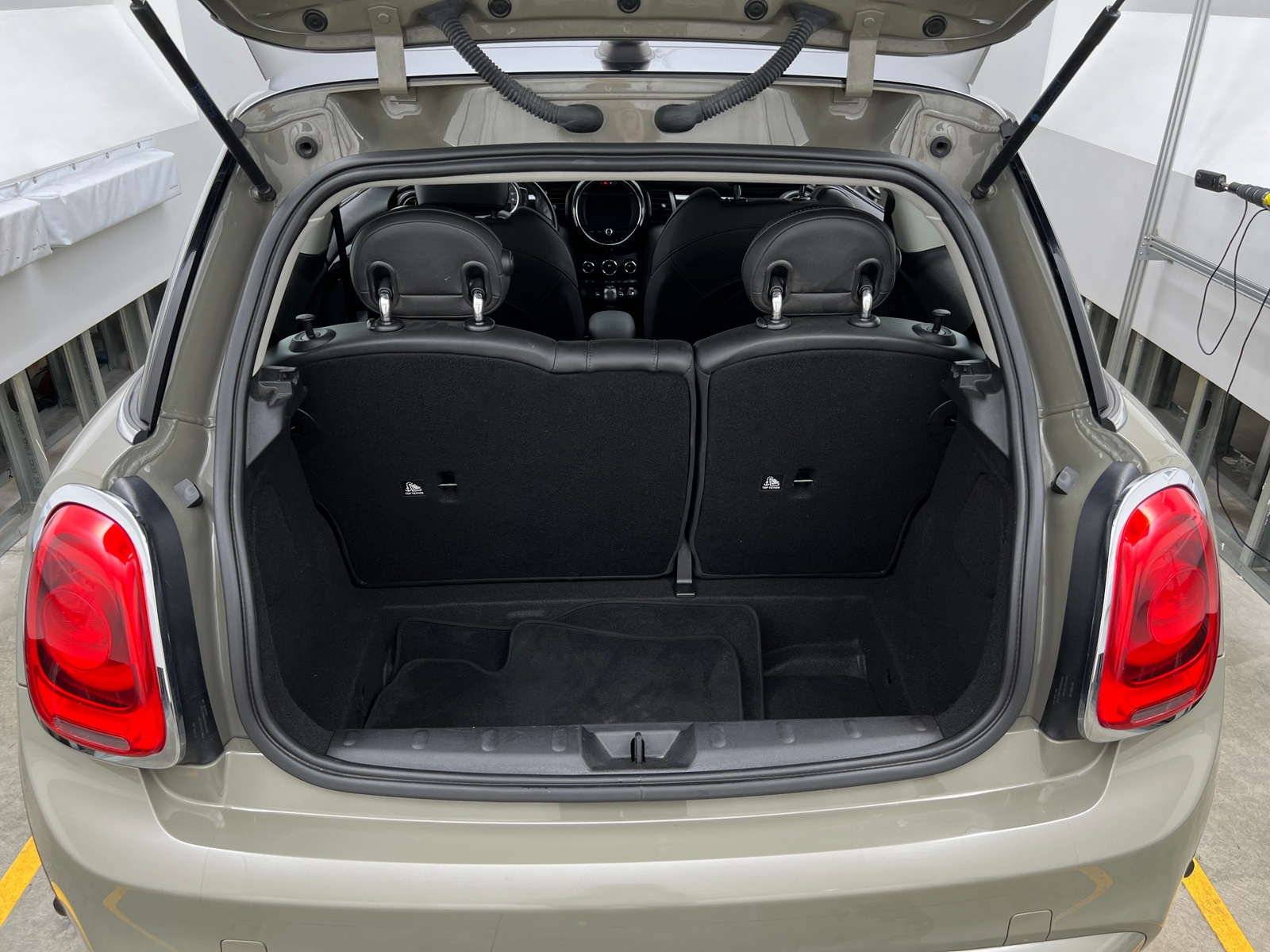 Thumbnail: 2019 MINI Cooper Hardtop - 6