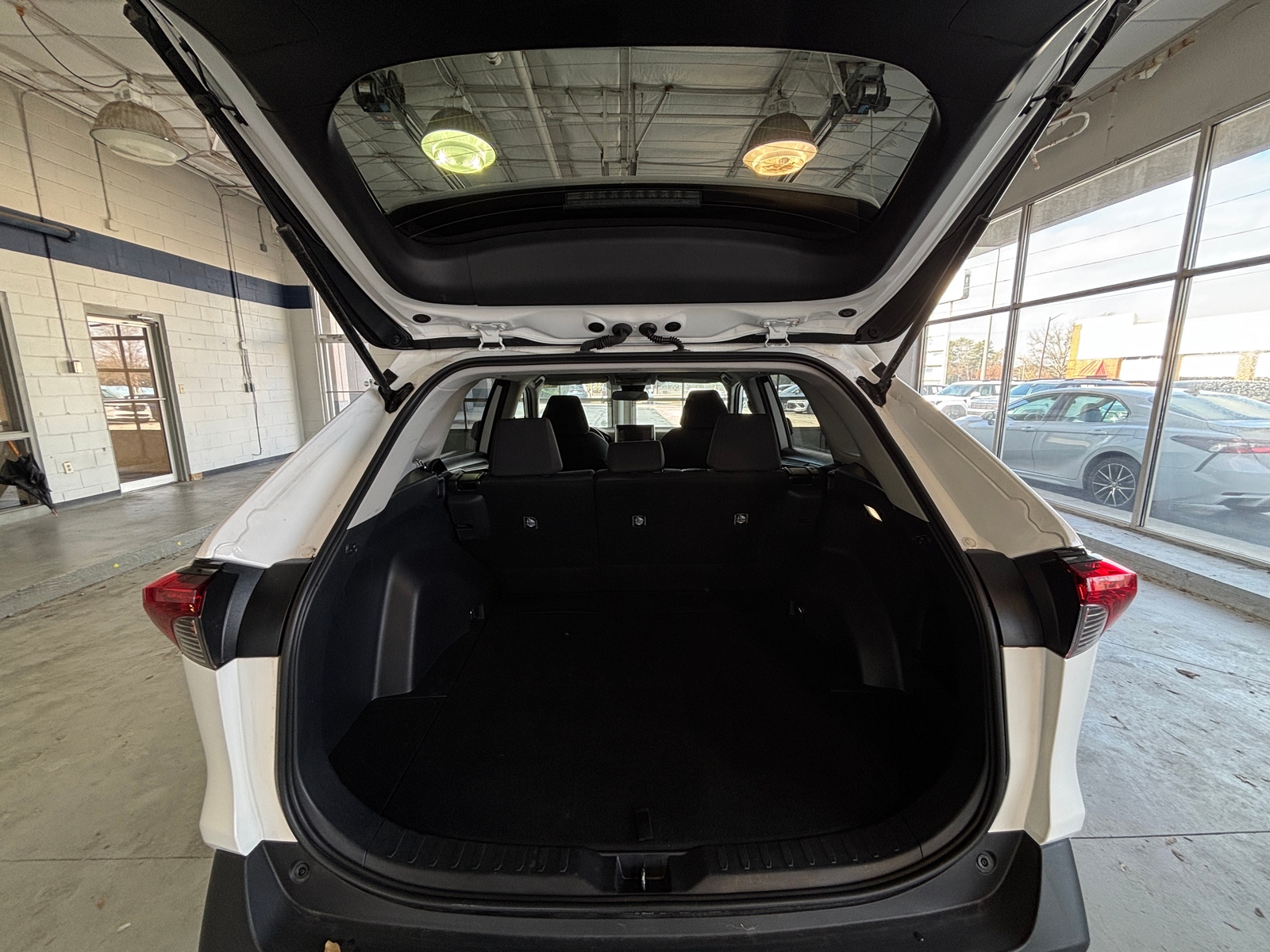 Thumbnail: 2025 Toyota RAV4 - 6