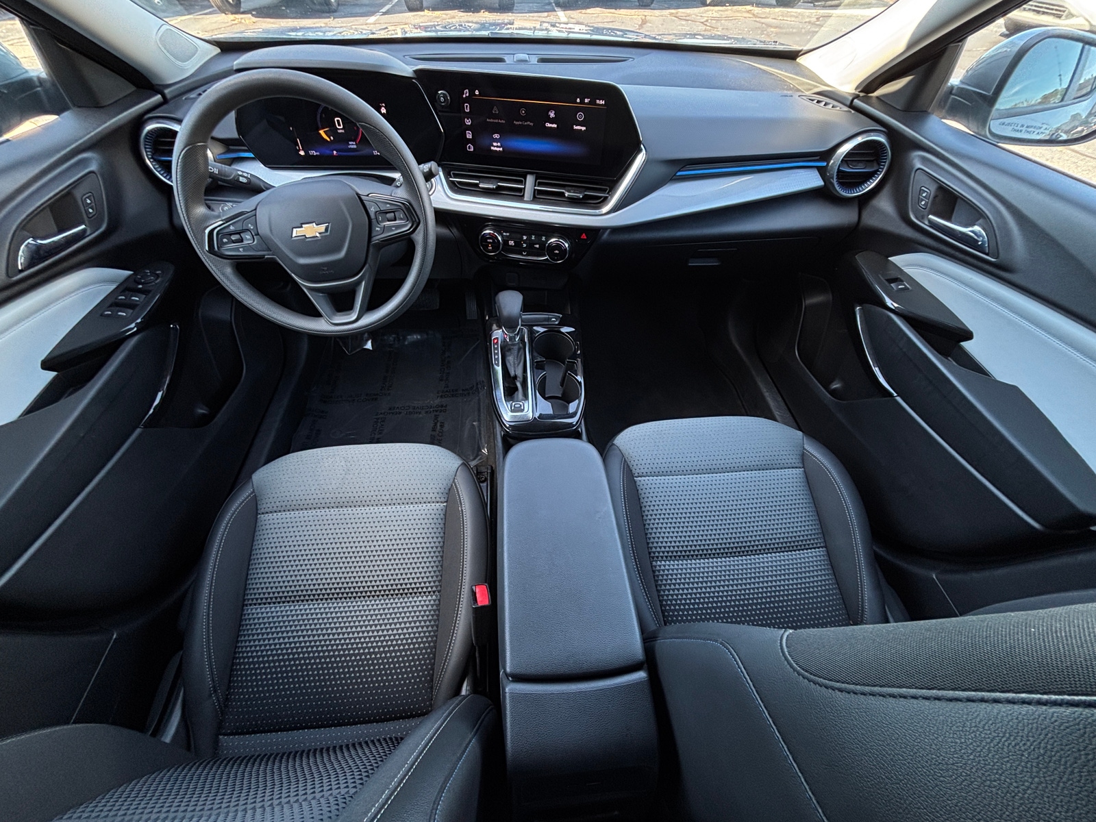 Thumbnail: 2025 Chevrolet Trax - 3