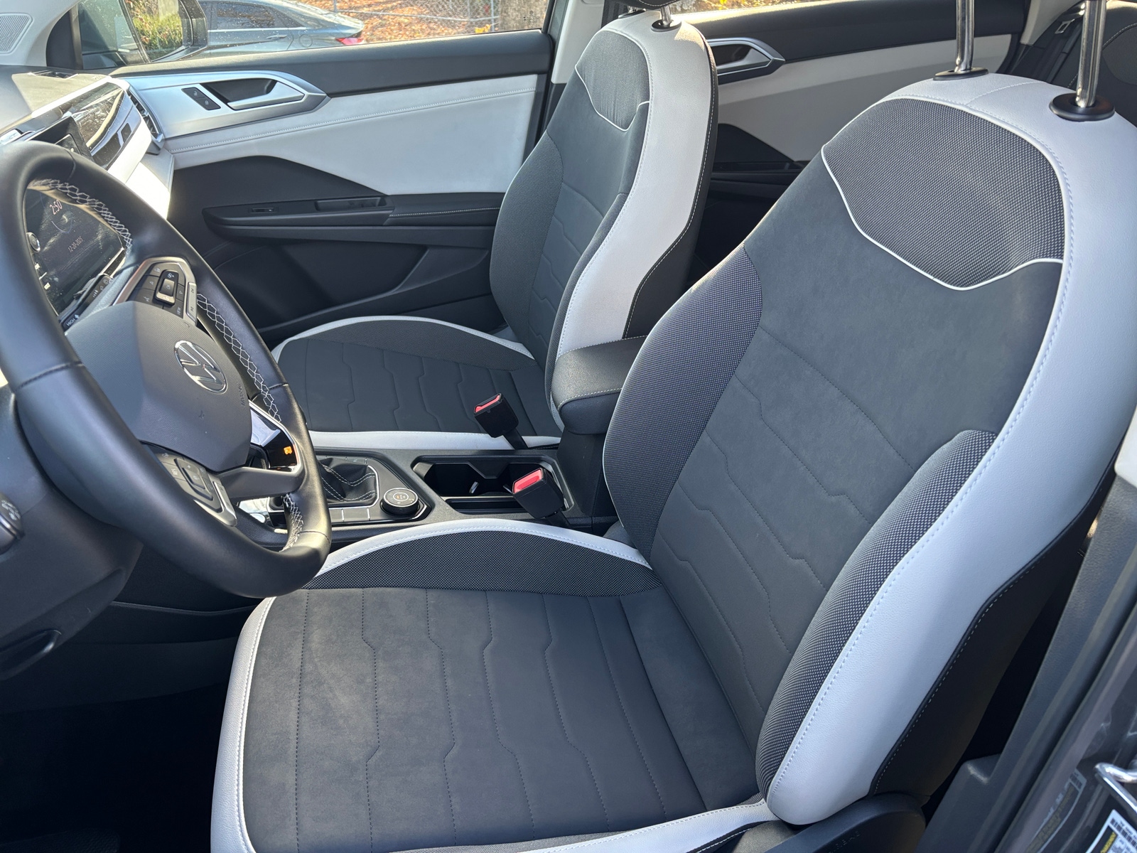 Thumbnail: 2025 Volkswagen Taos - 2