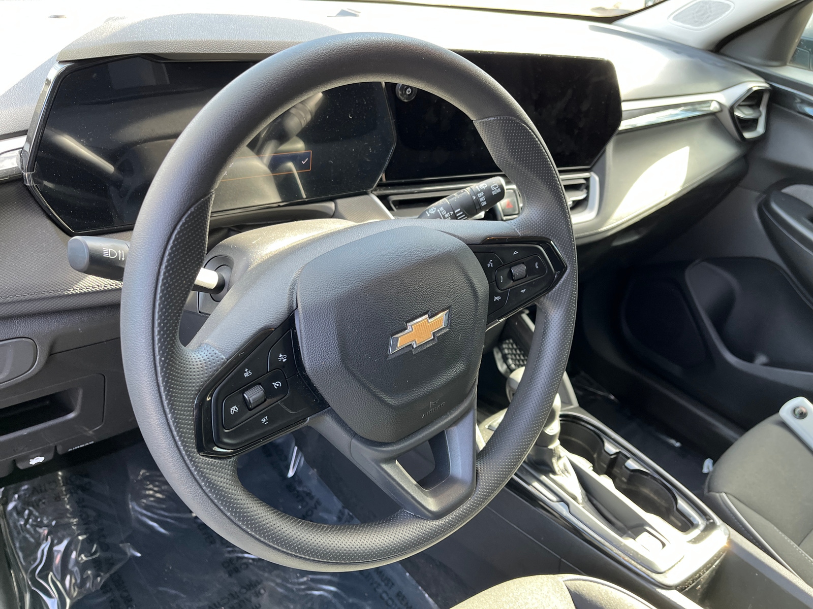 Thumbnail: 2025 Chevrolet Trax - 5