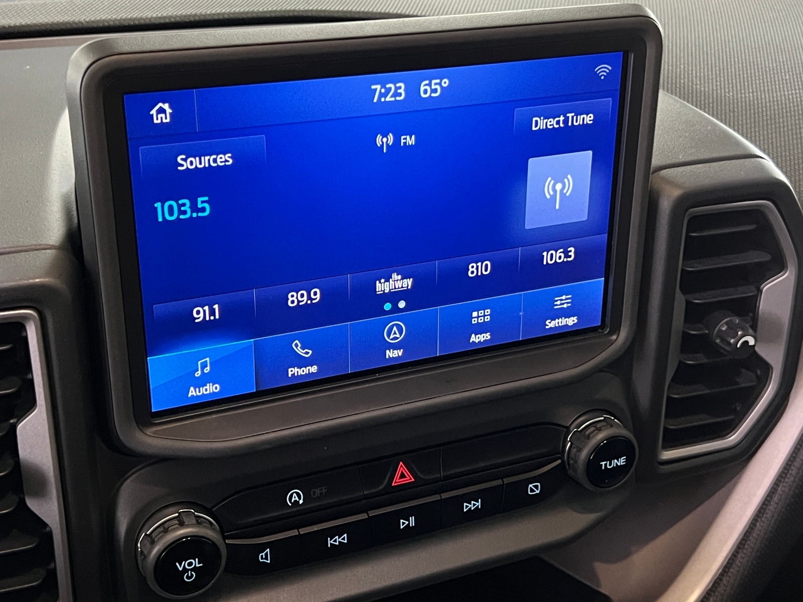 Thumbnail: 2023 Ford Bronco Sport - 3