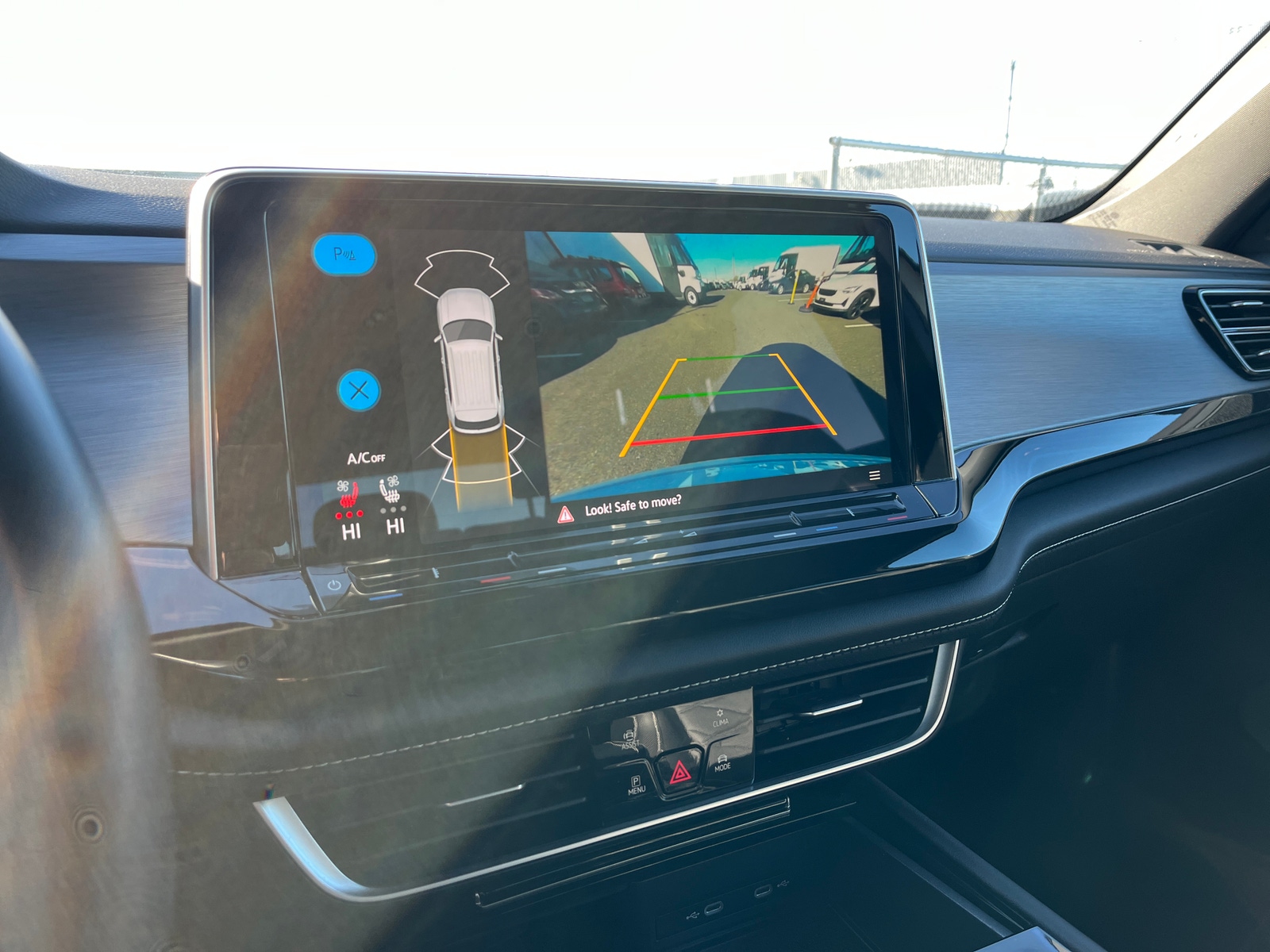 Thumbnail: 2025 Volkswagen Atlas - 4