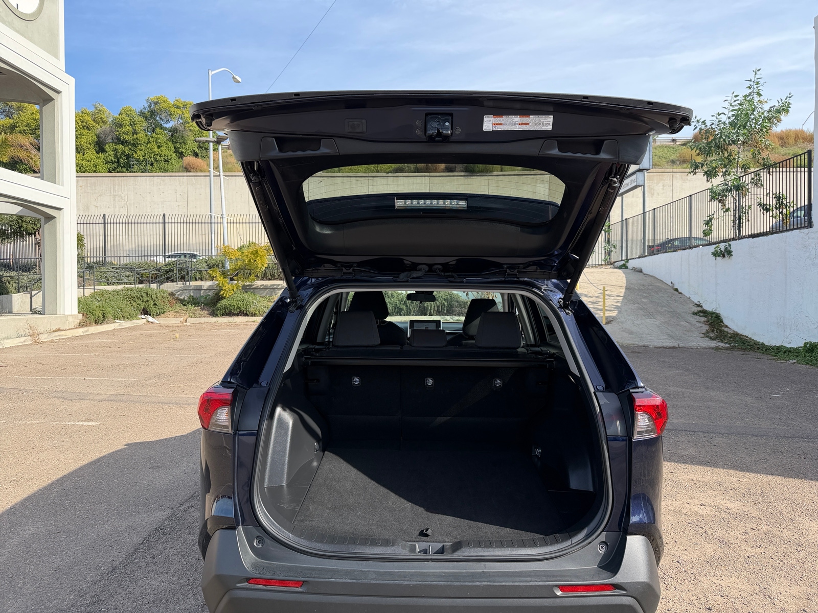 Thumbnail: 2025 Toyota RAV4 - 6