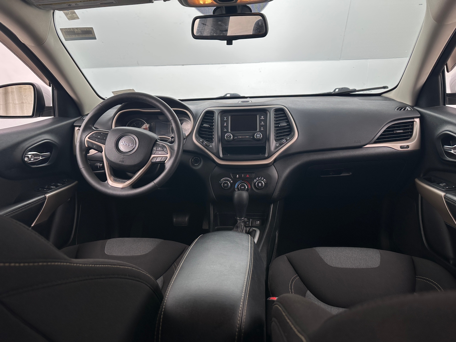 Thumbnail: 2018 Jeep Cherokee - 3