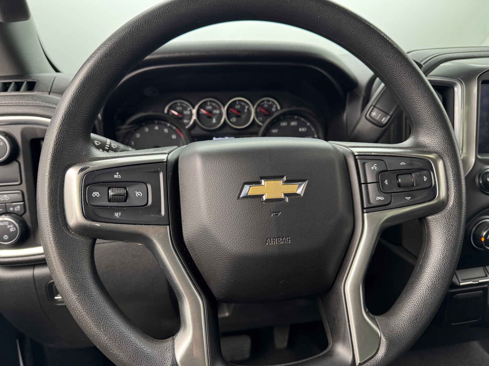 Thumbnail: 2020 Chevrolet Silverado 1500 - 5