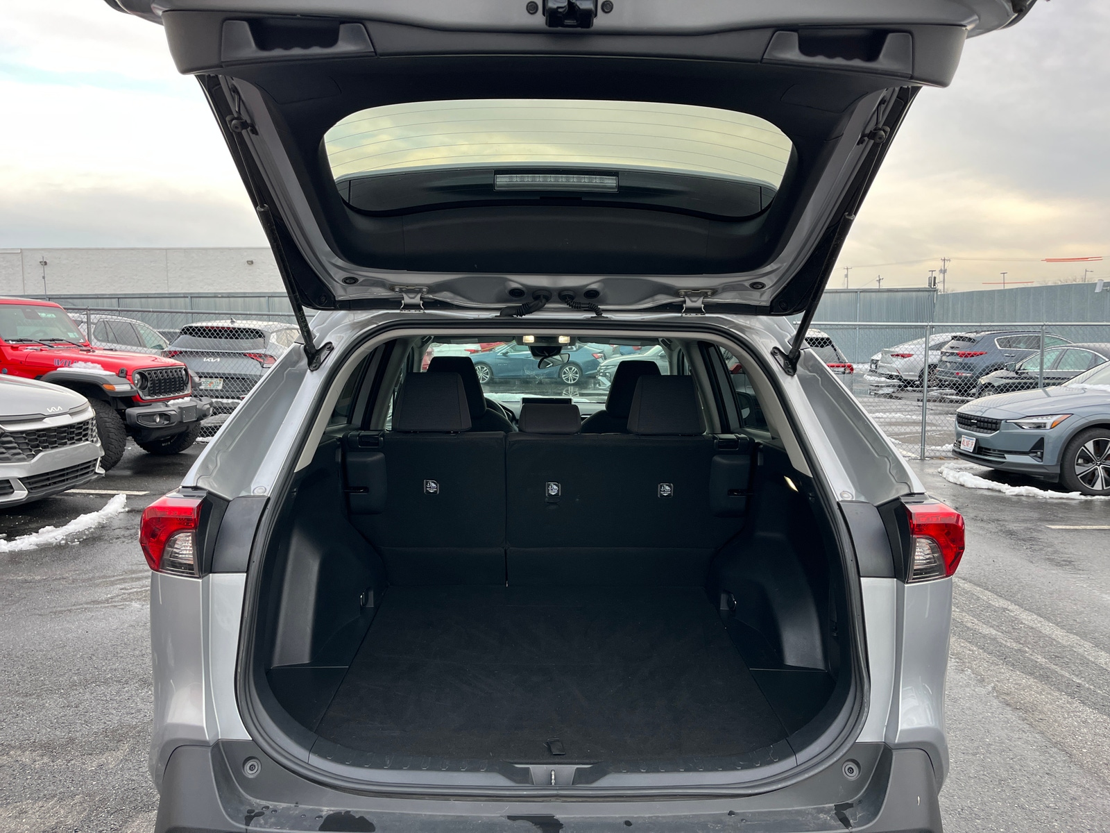 Thumbnail: 2025 Toyota RAV4 - 6