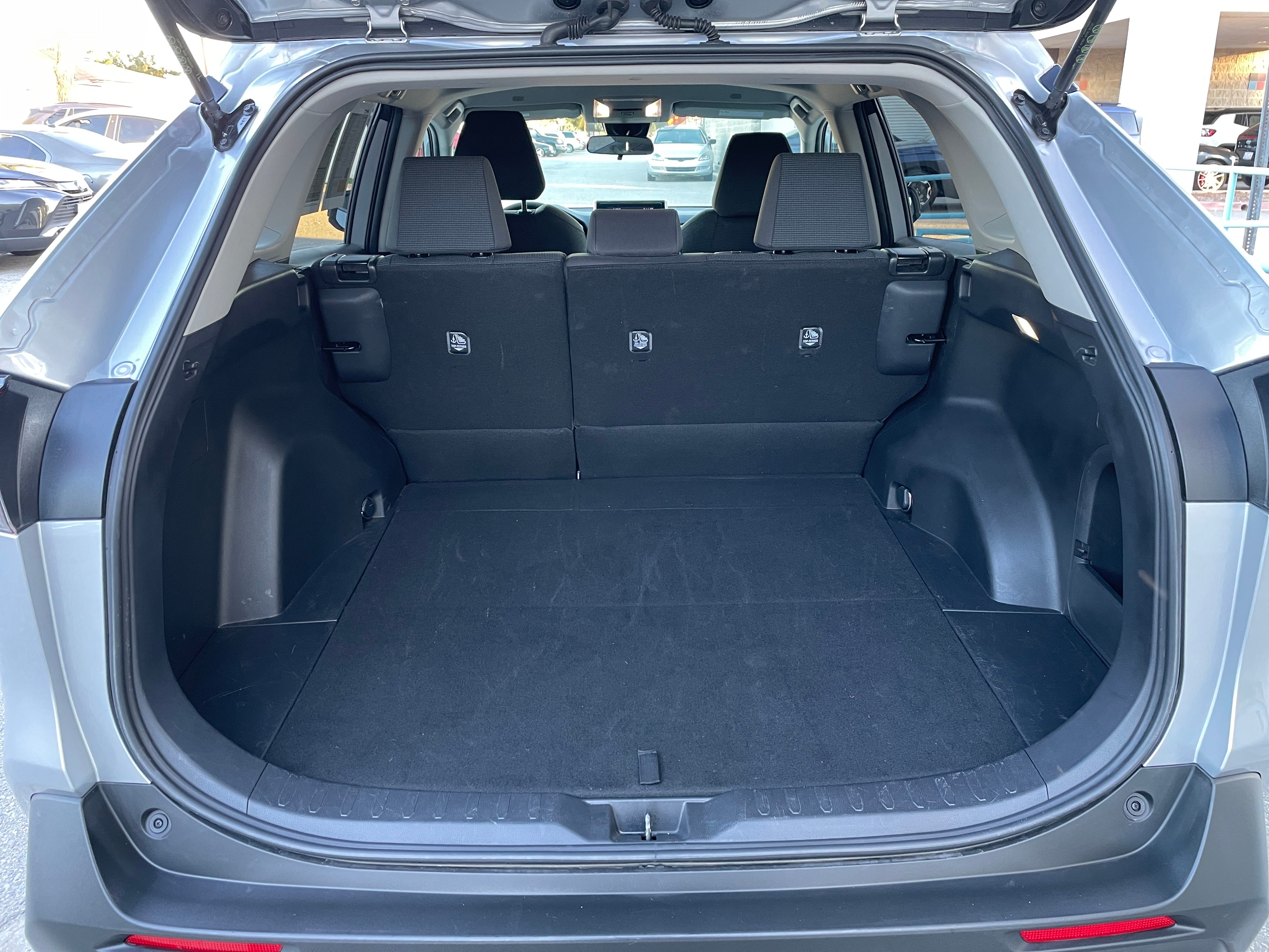 Thumbnail: 2025 Toyota RAV4 - 6