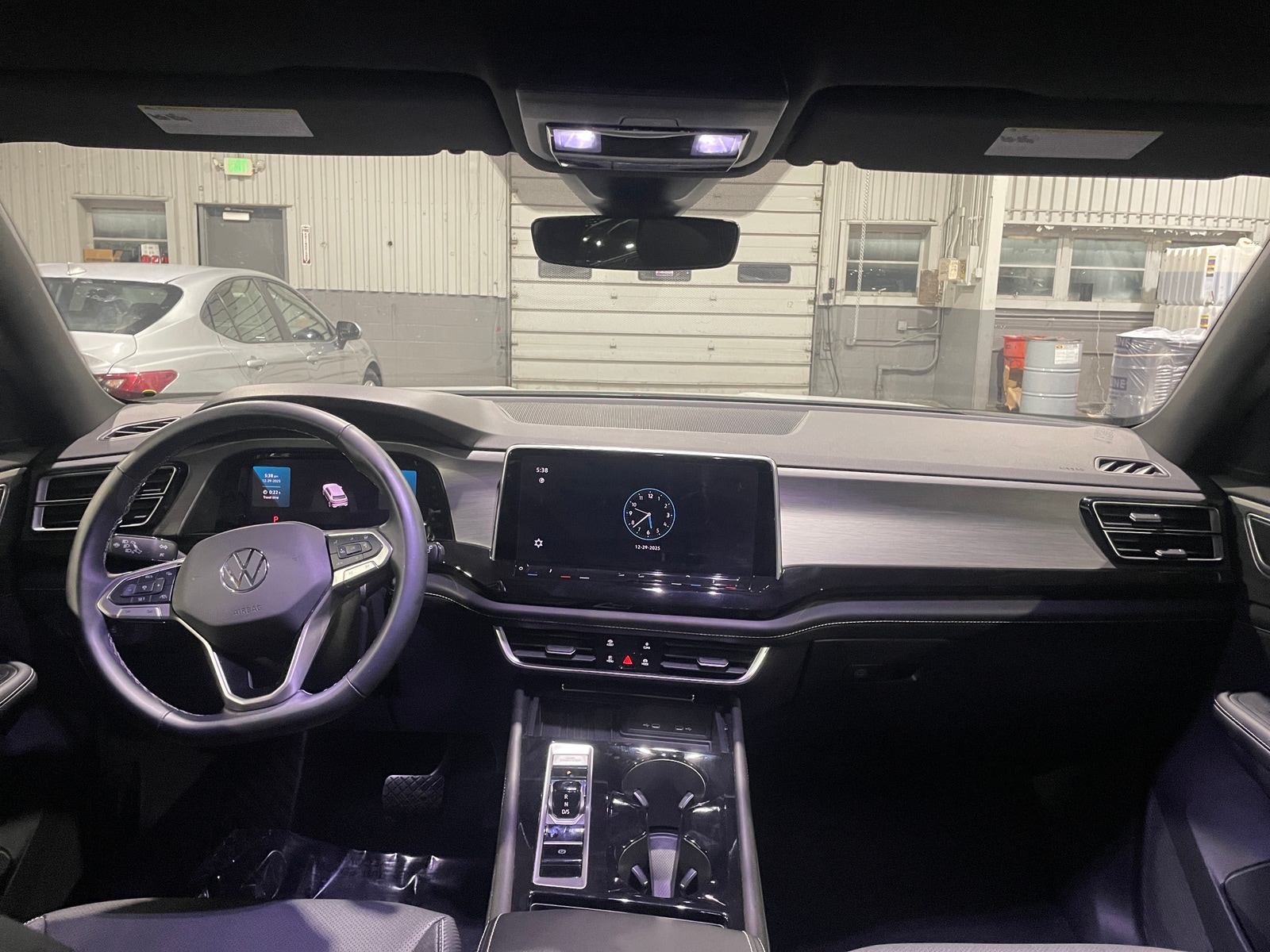 Thumbnail: 2025 Volkswagen Atlas - 3