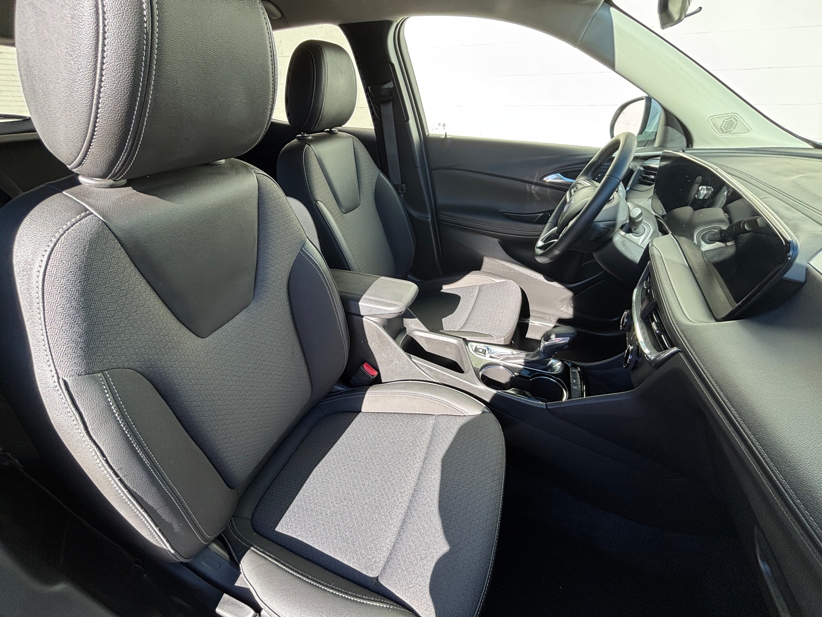 Thumbnail: 2025 Buick Encore GX - 2