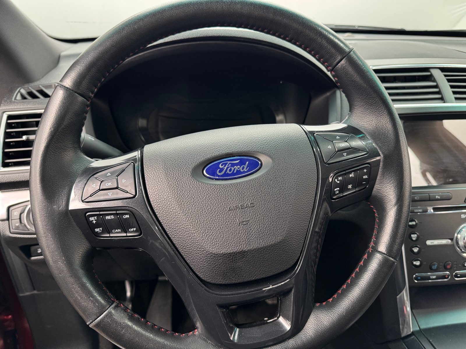 Thumbnail: 2016 Ford Explorer - 4