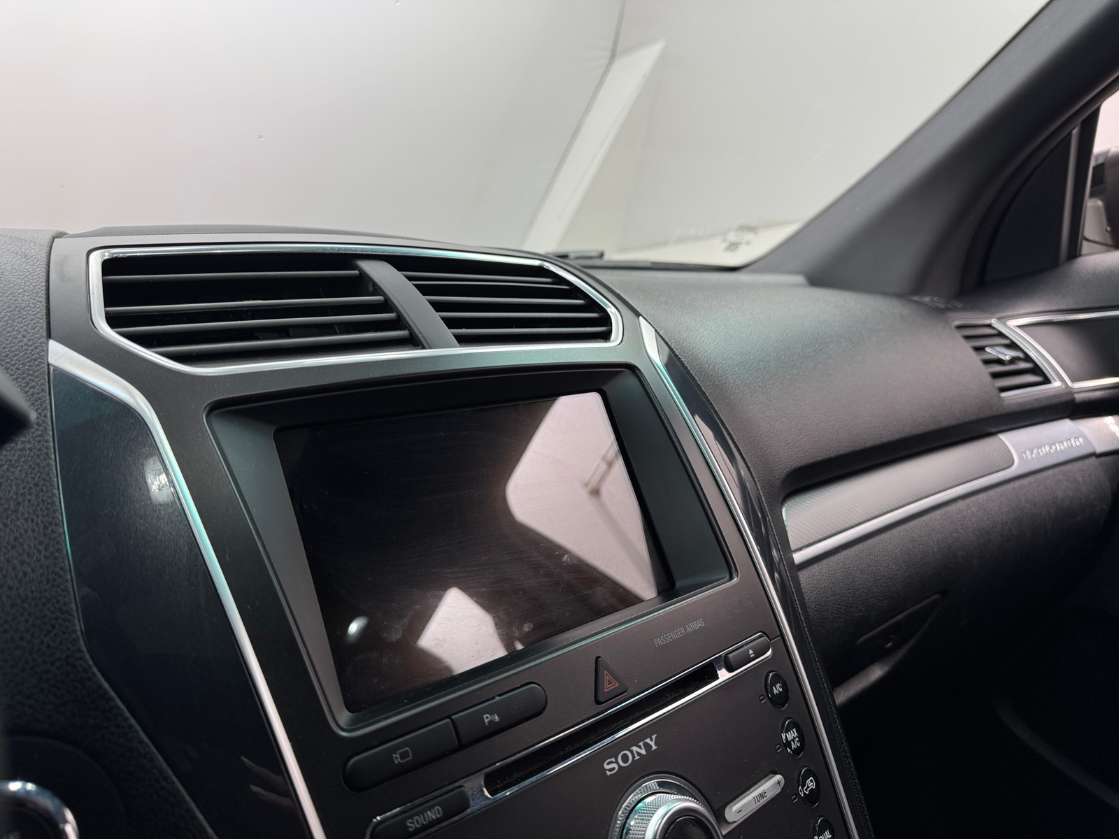 Thumbnail: 2016 Ford Explorer - 3