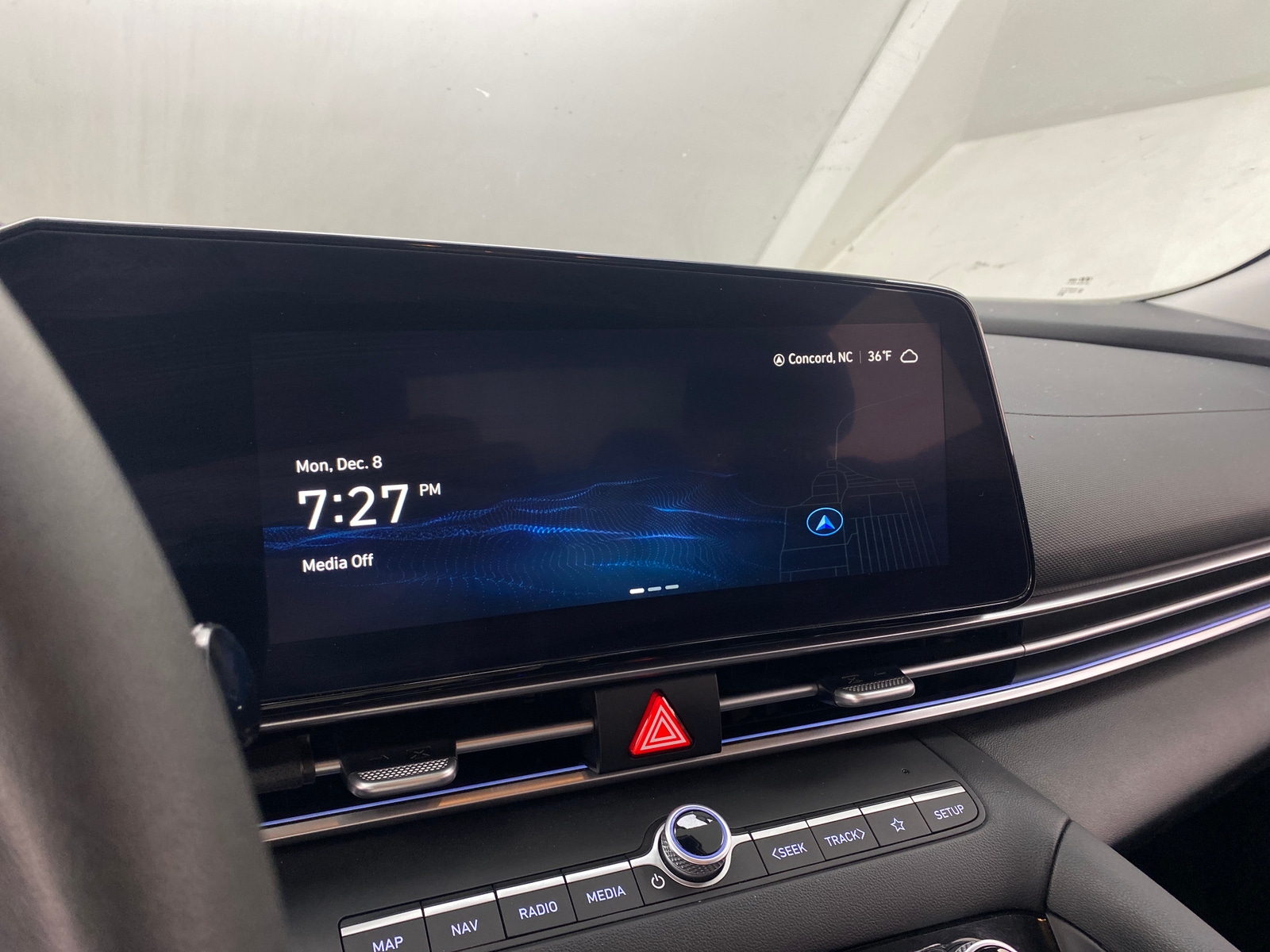 Thumbnail: 2024 Hyundai Elantra - 4