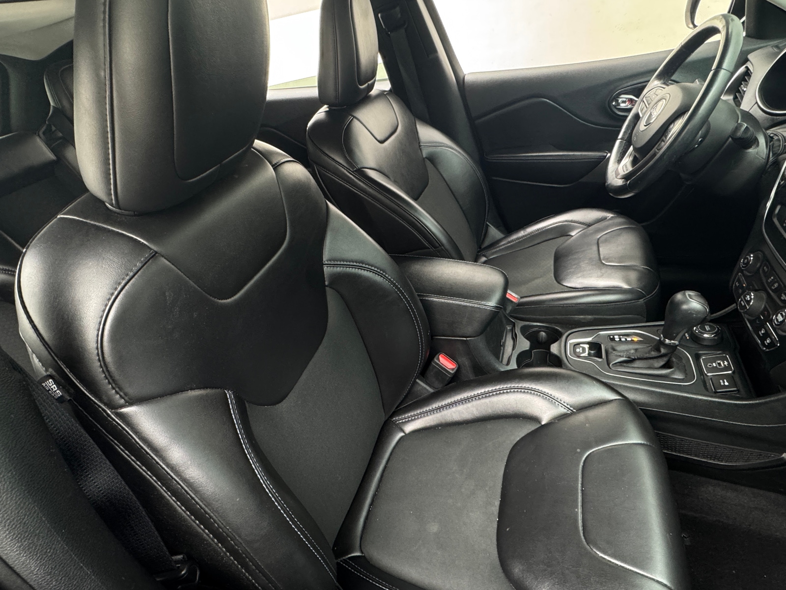 Thumbnail: 2019 Jeep Cherokee - 2