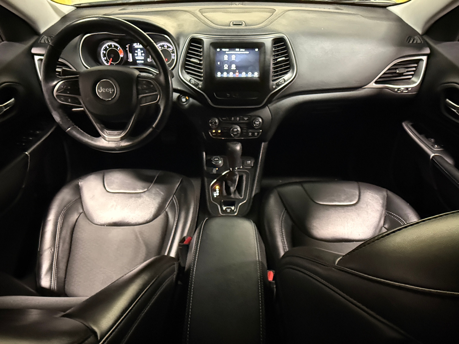 Thumbnail: 2019 Jeep Cherokee - 3