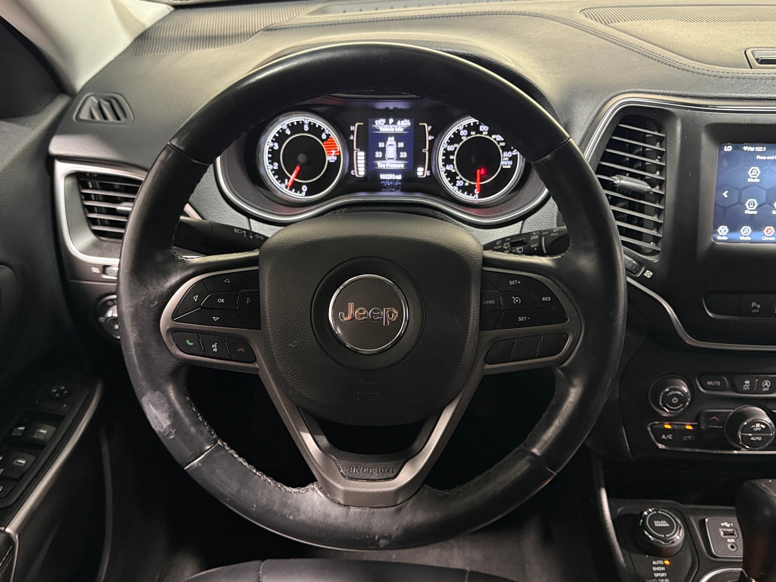 Thumbnail: 2019 Jeep Cherokee - 5