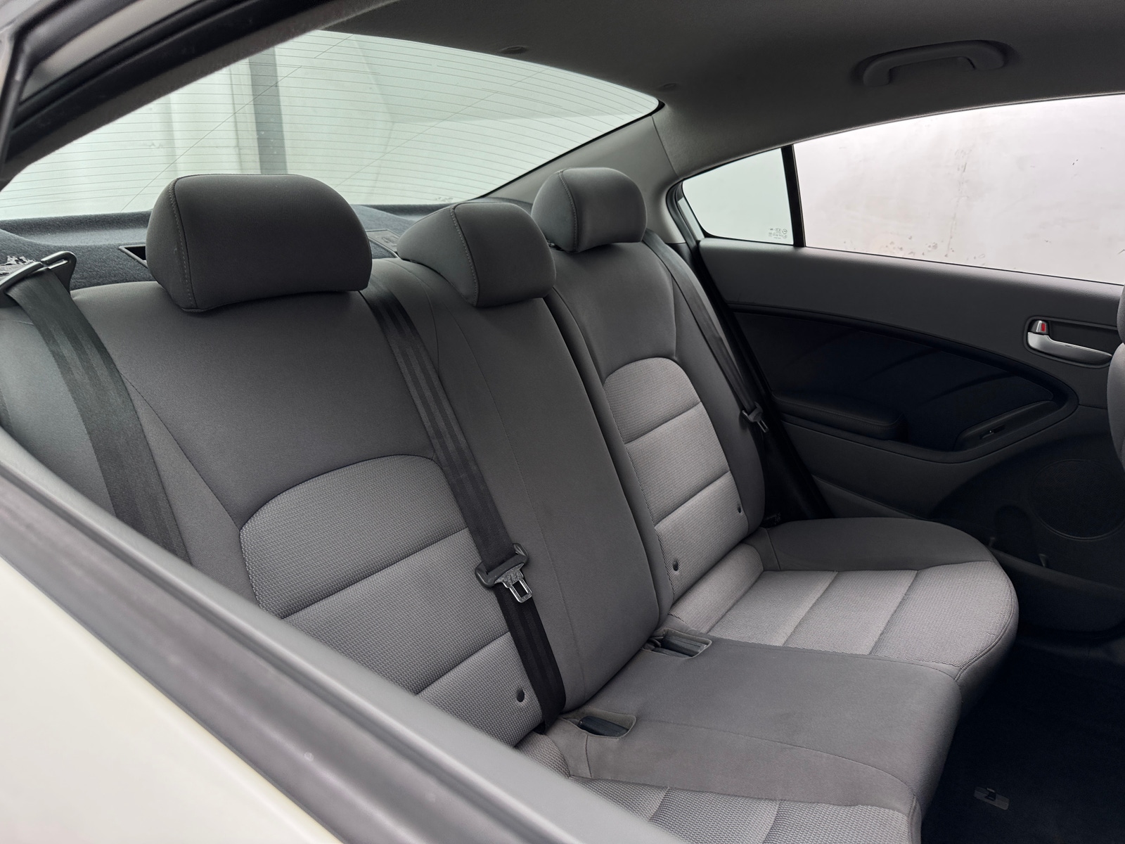 Thumbnail: 2017 Kia Forte - 6