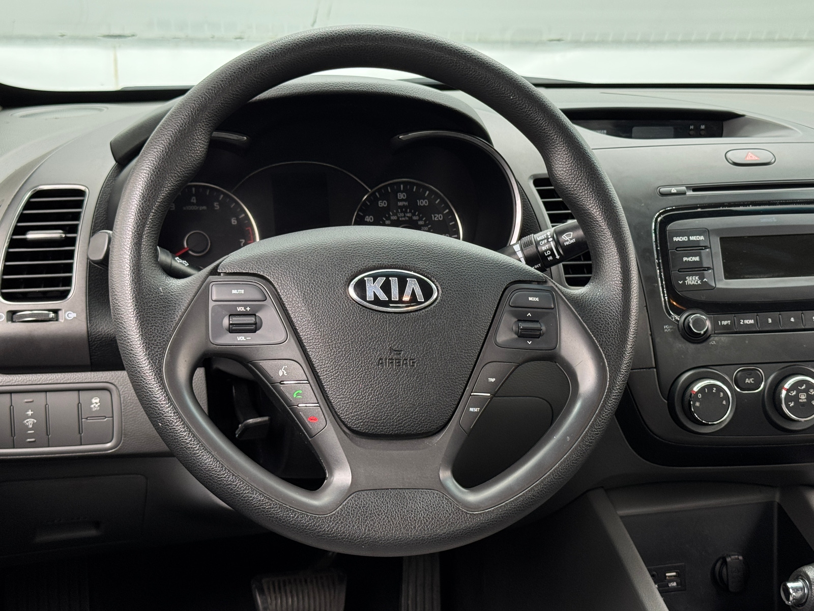 Thumbnail: 2017 Kia Forte - 5