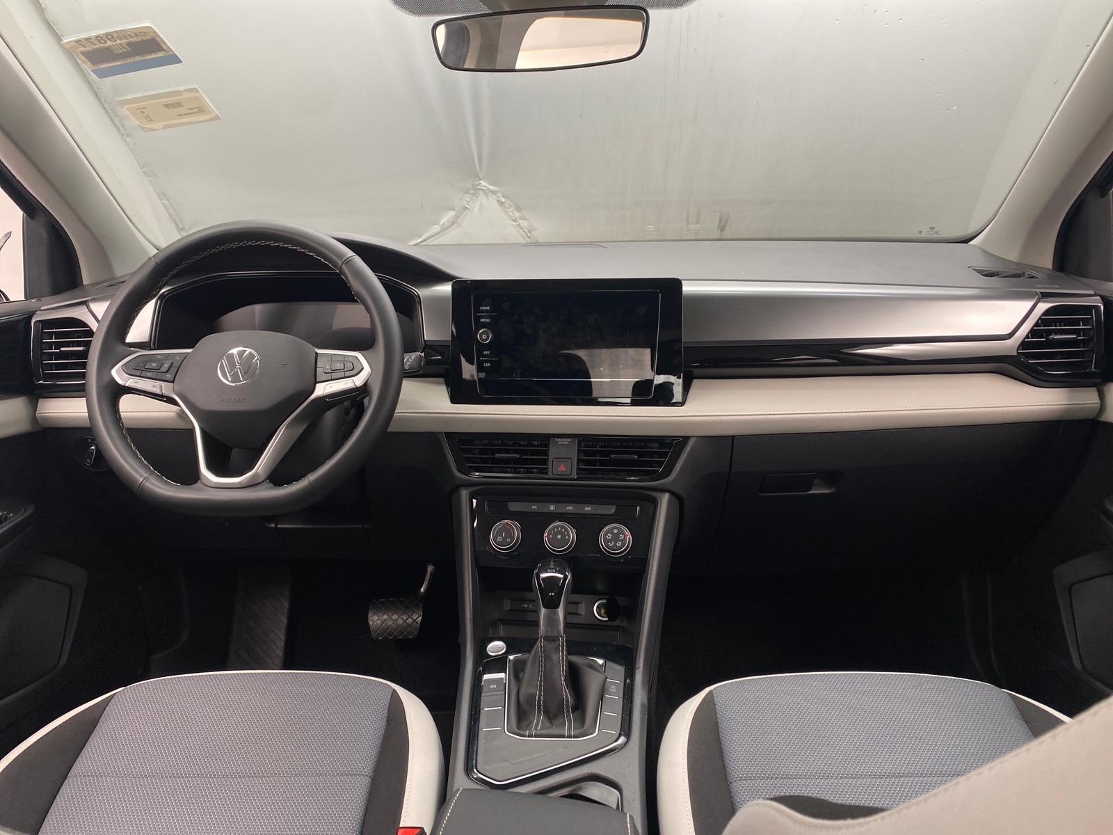 Thumbnail: 2025 Volkswagen Taos - 3