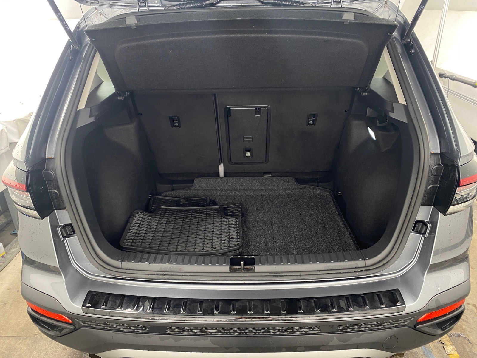 Thumbnail: 2025 Volkswagen Taos - 7