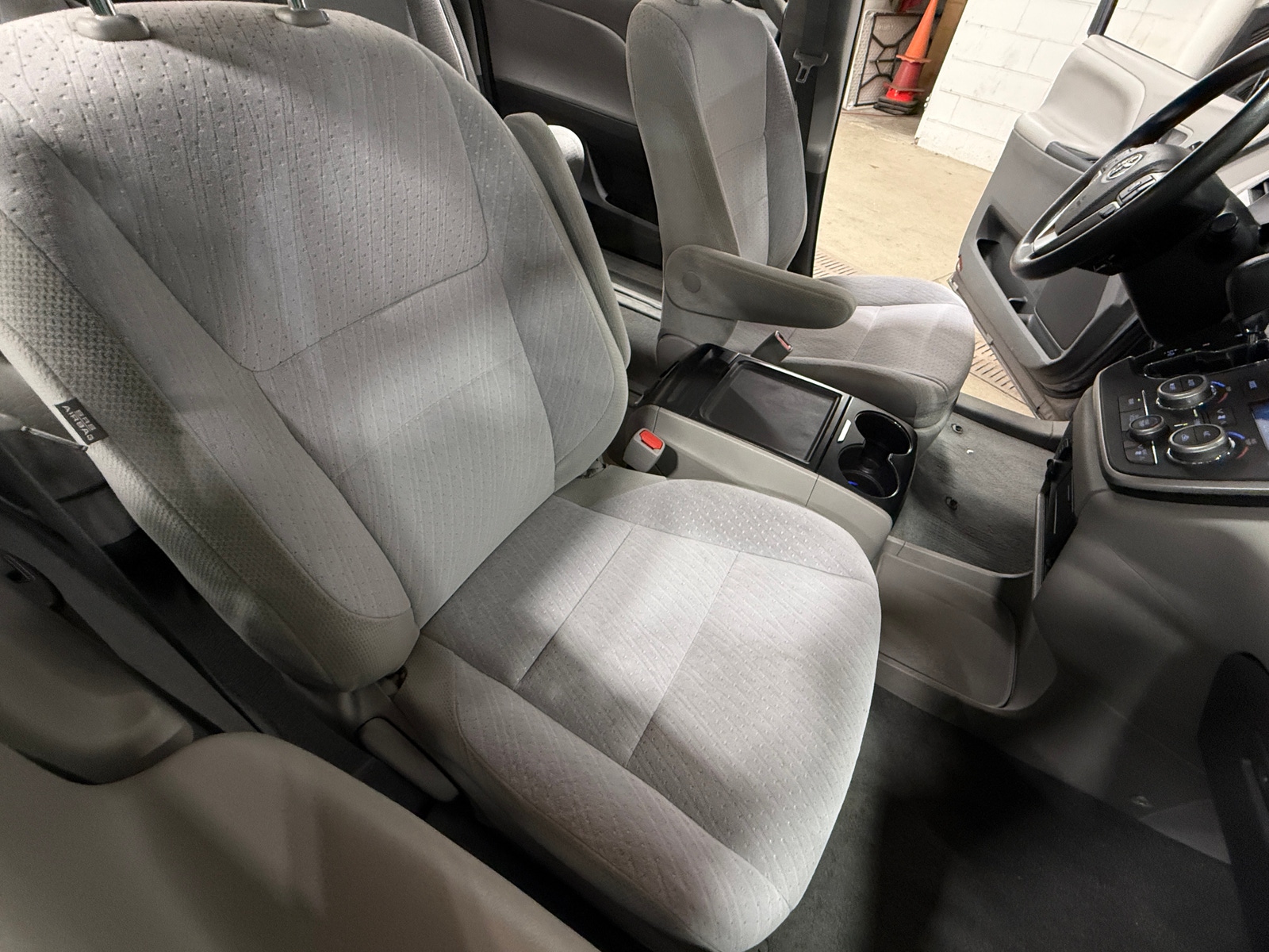 Thumbnail: 2020 Toyota Sienna - 2