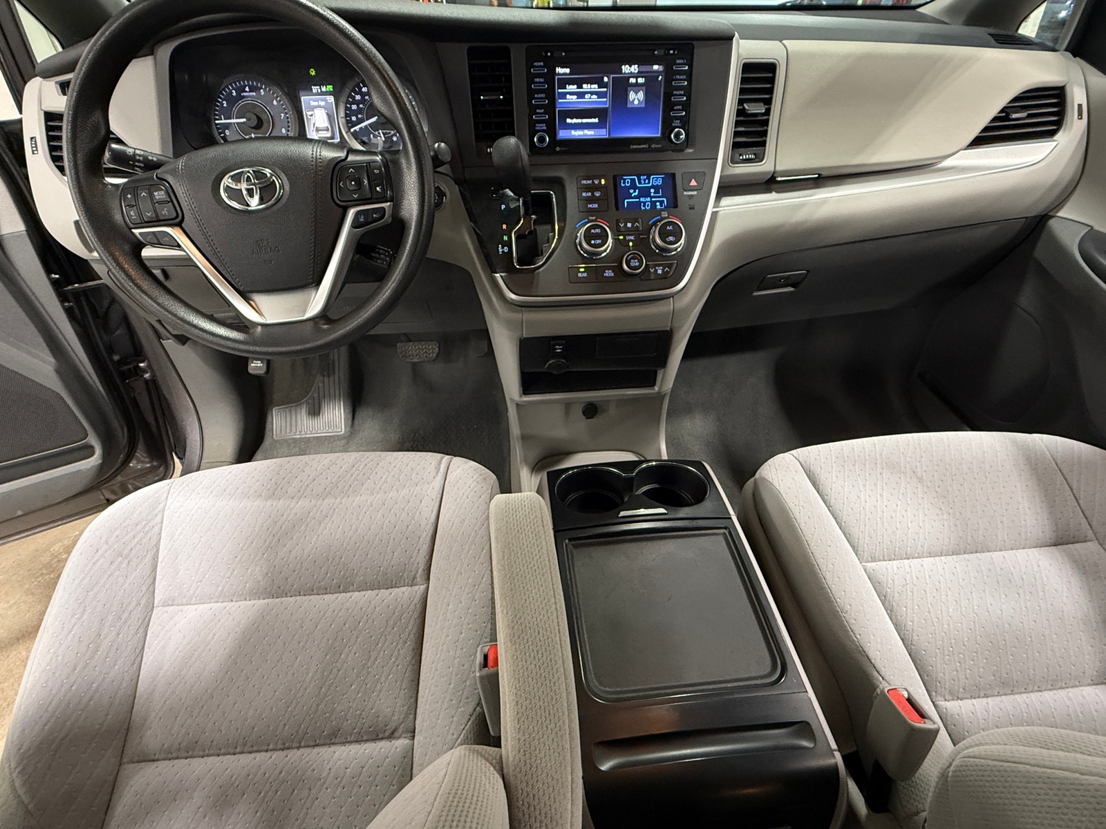 Thumbnail: 2020 Toyota Sienna - 3