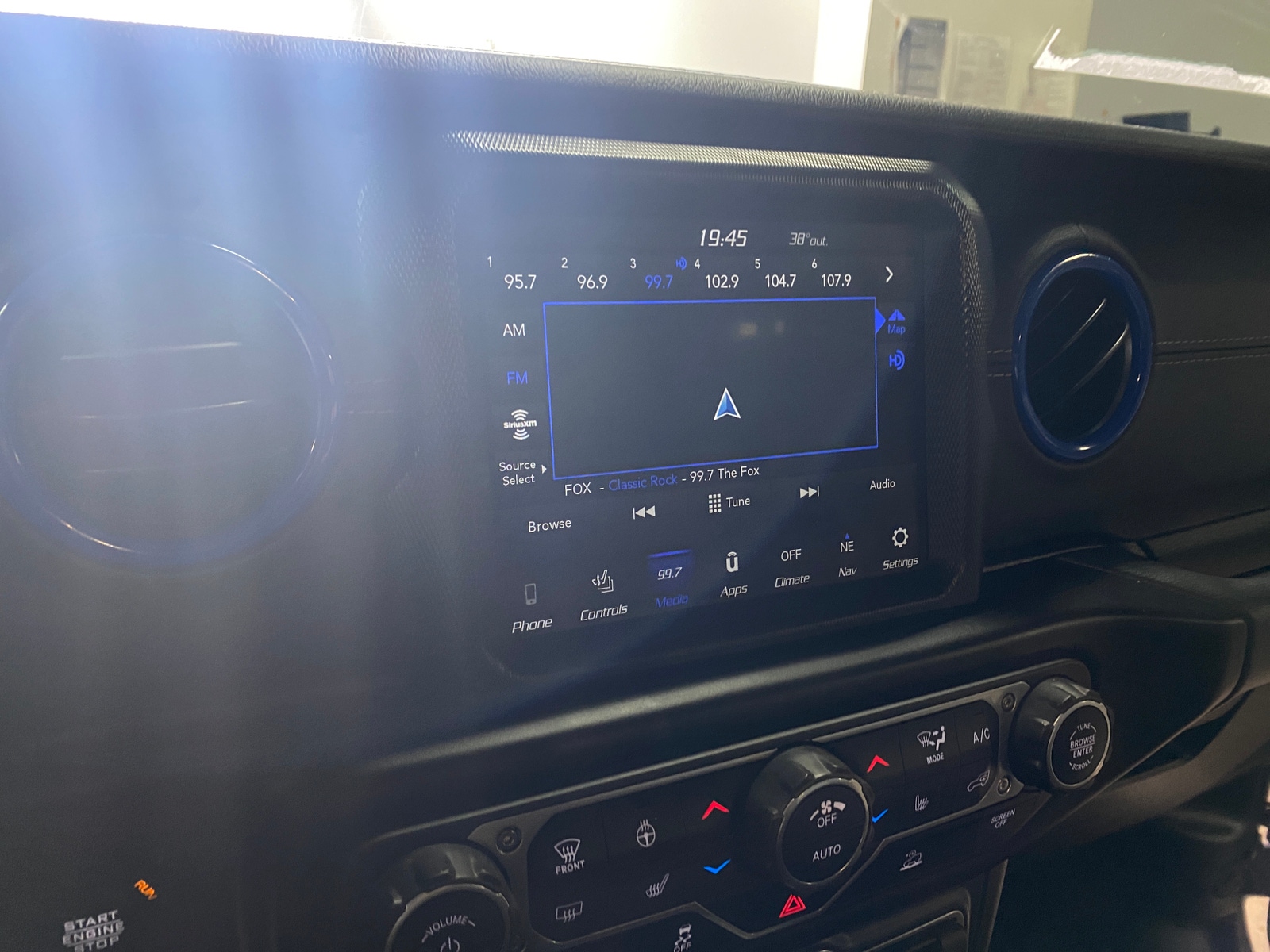 Thumbnail: 2021 Jeep Wrangler - 3