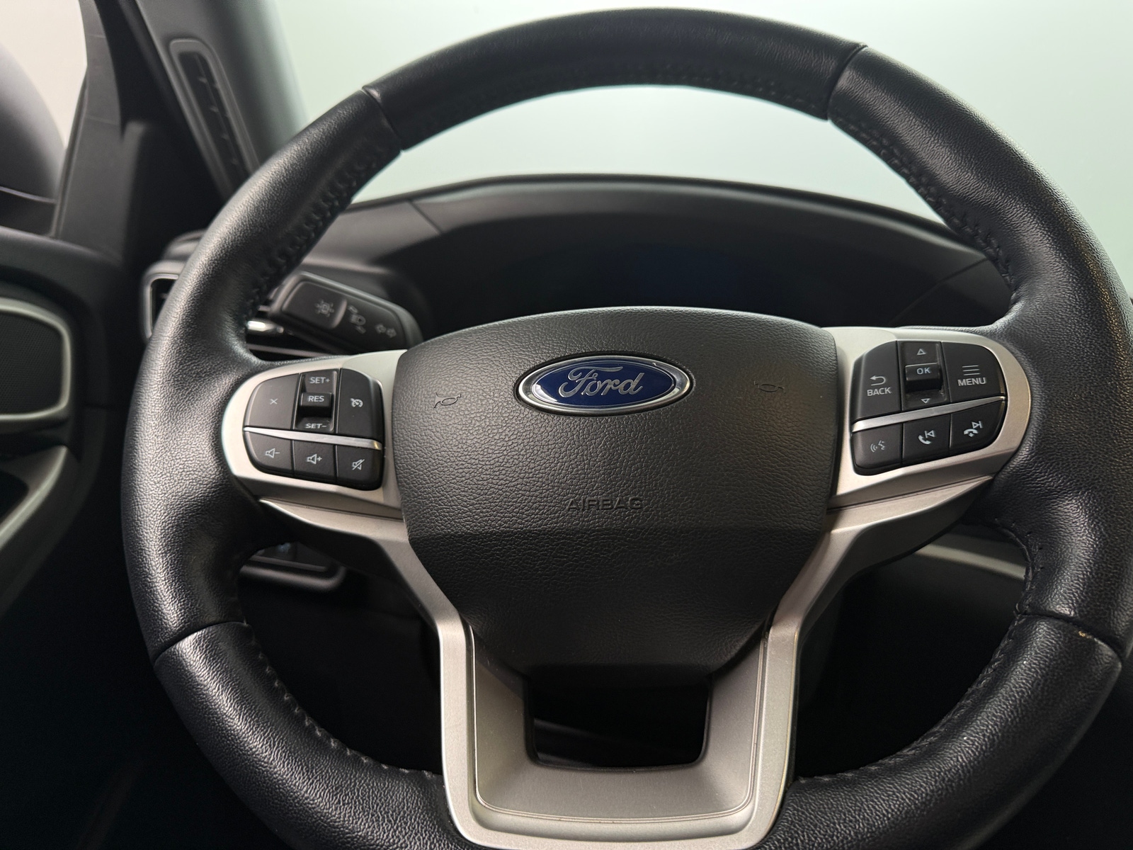 Thumbnail: 2022 Ford Explorer - 5