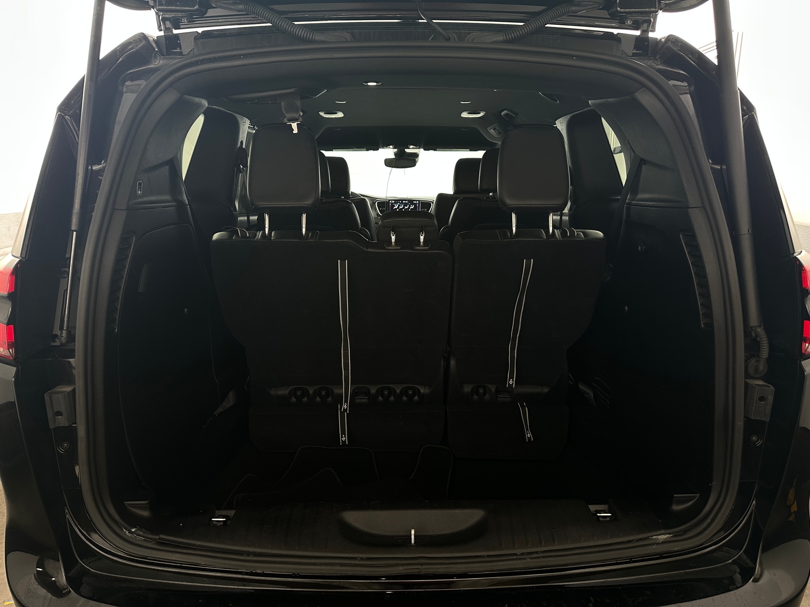 Thumbnail: 2025 Chrysler Pacifica - 6