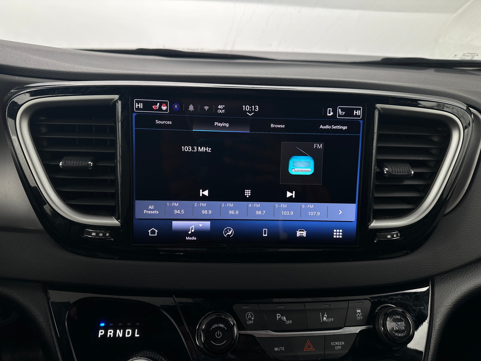 Thumbnail: 2025 Chrysler Pacifica - 3