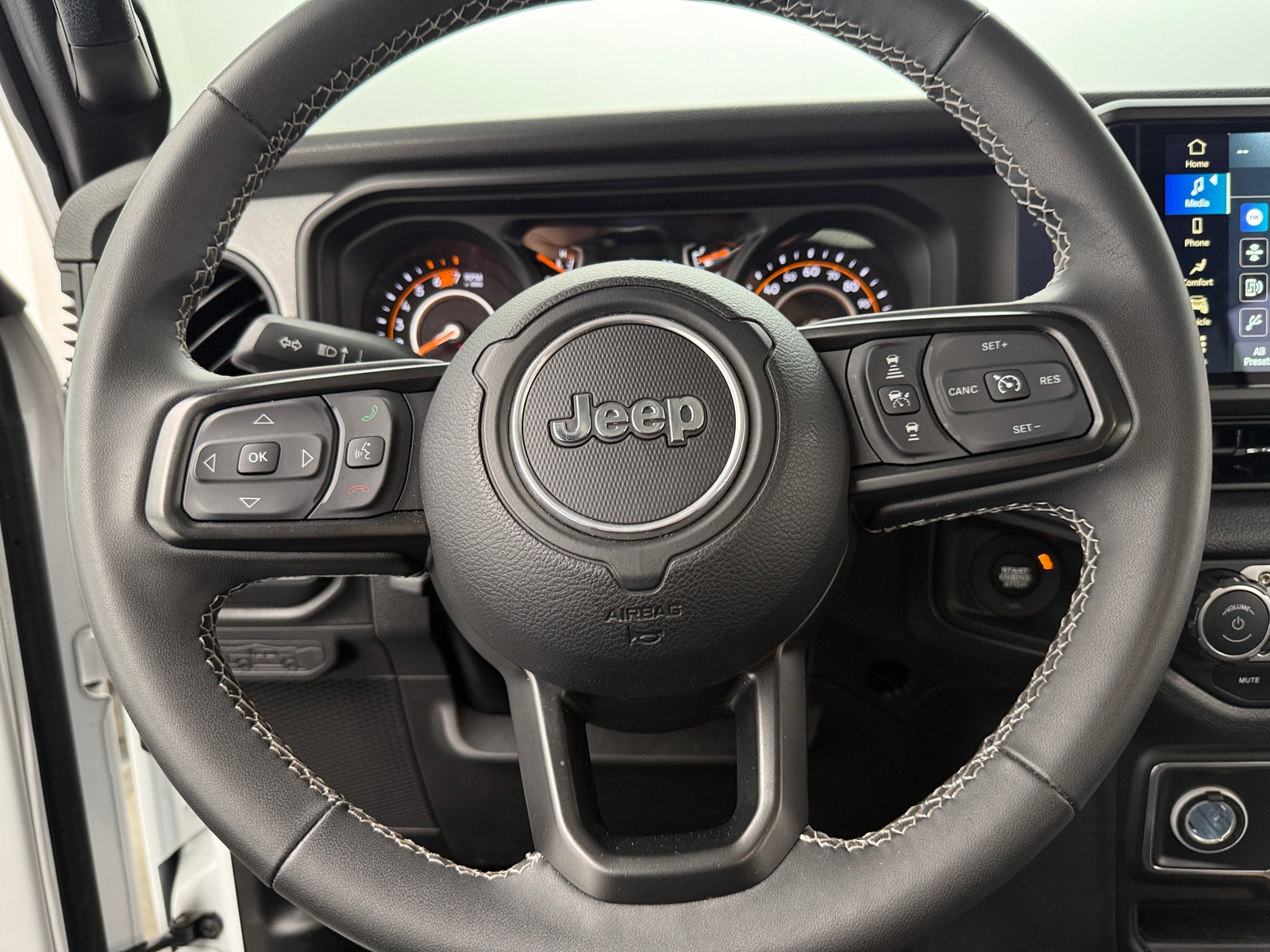 Thumbnail: 2025 Jeep Wrangler - 5