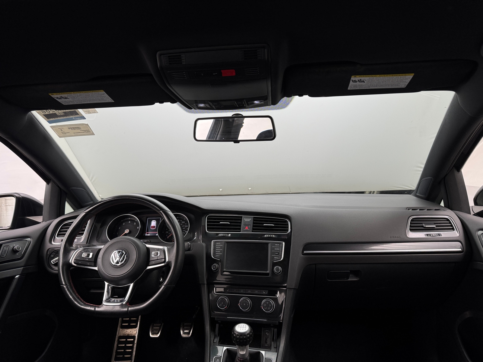 Thumbnail: 2017 Volkswagen Golf - 3