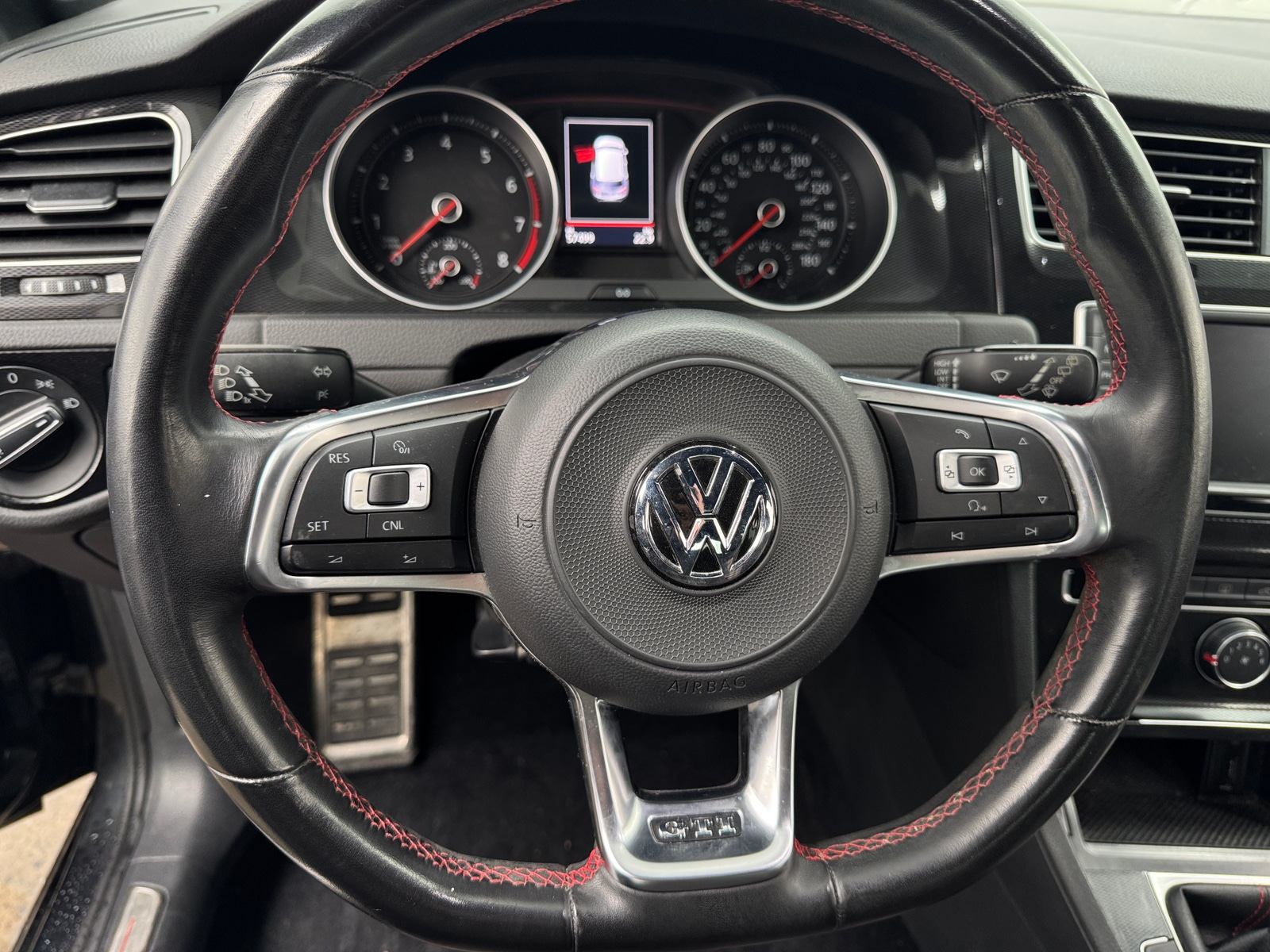 Thumbnail: 2017 Volkswagen Golf - 5