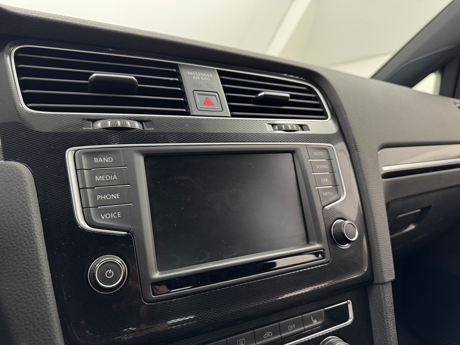 Thumbnail: 2017 Volkswagen Golf - 4