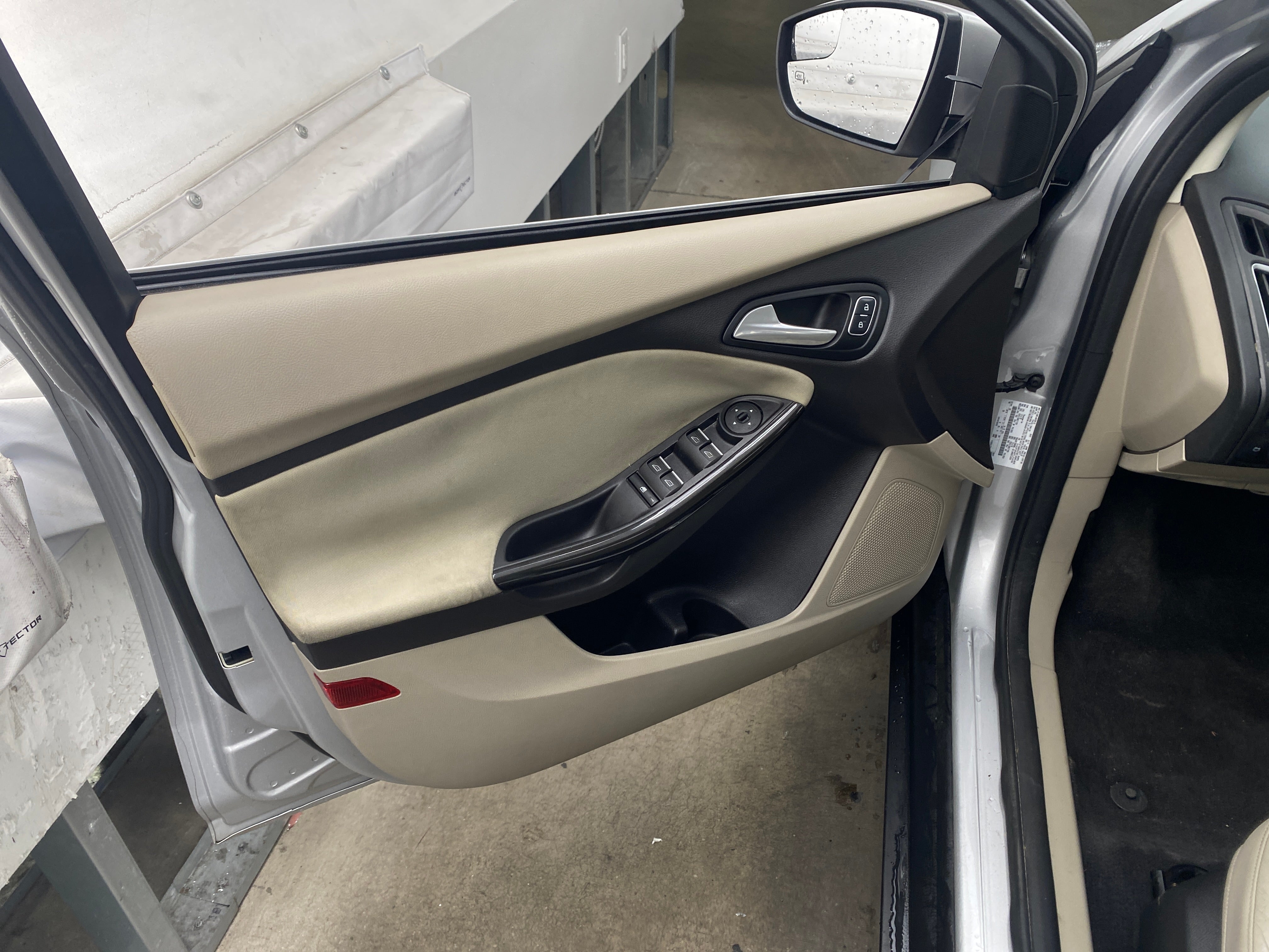 Used 2015 Ford Focus Electric with VIN 1FADP3R40FL214195 for sale in Oak Creek, WI