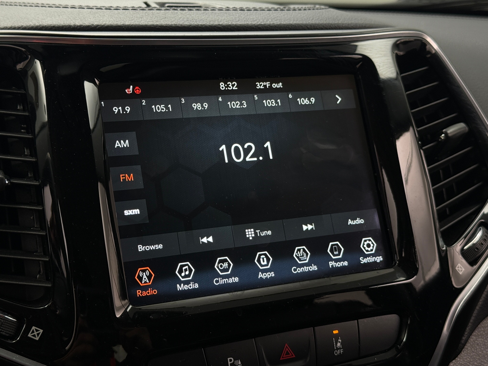 Thumbnail: 2022 Jeep Cherokee - 3