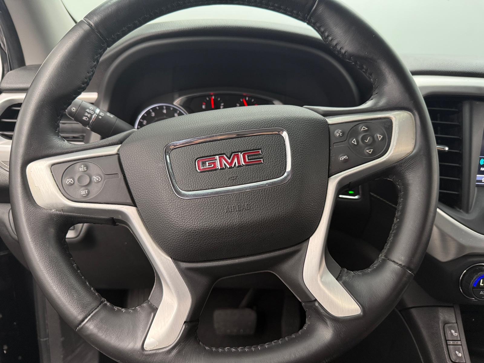 Thumbnail: 2017 GMC Acadia - 4