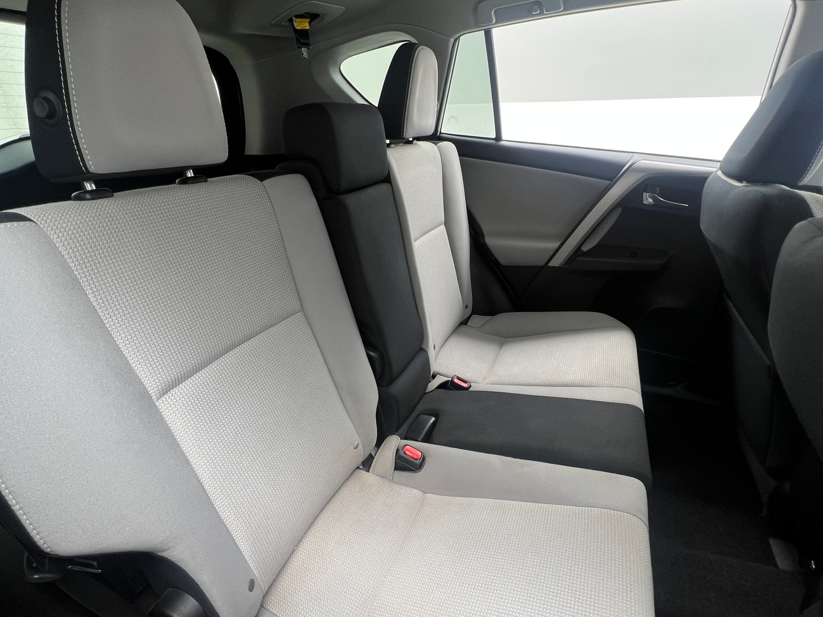 Thumbnail: 2016 Toyota RAV4 - 6