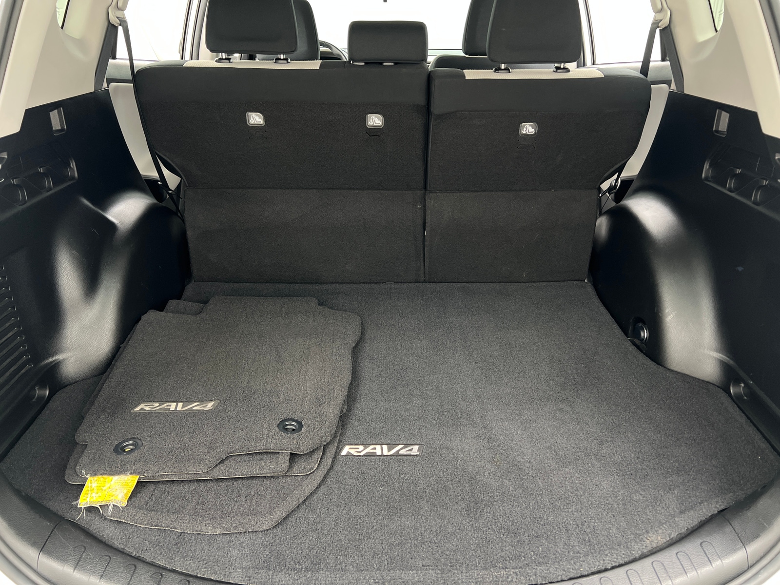 Thumbnail: 2016 Toyota RAV4 - 7