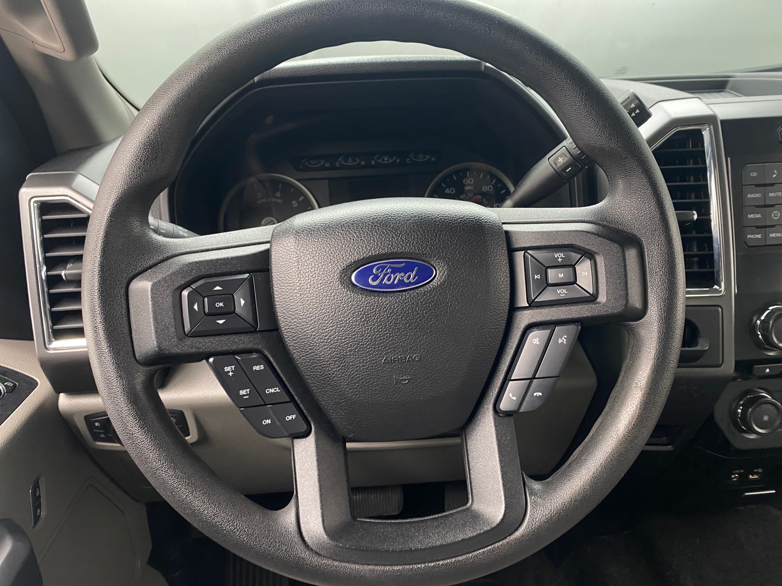 Thumbnail: 2015 Ford Econoline - 5