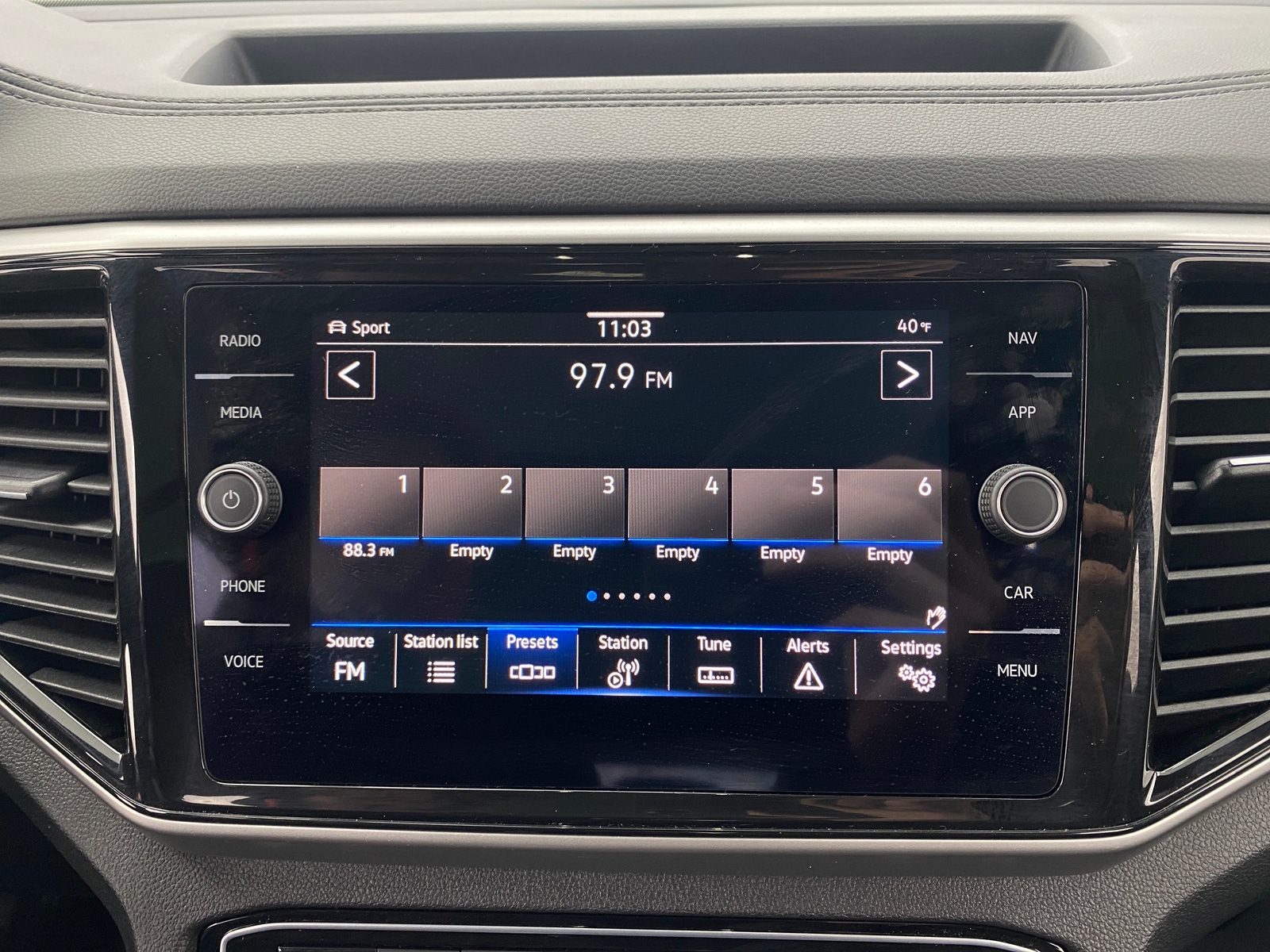 Thumbnail: 2023 Volkswagen Atlas - 3