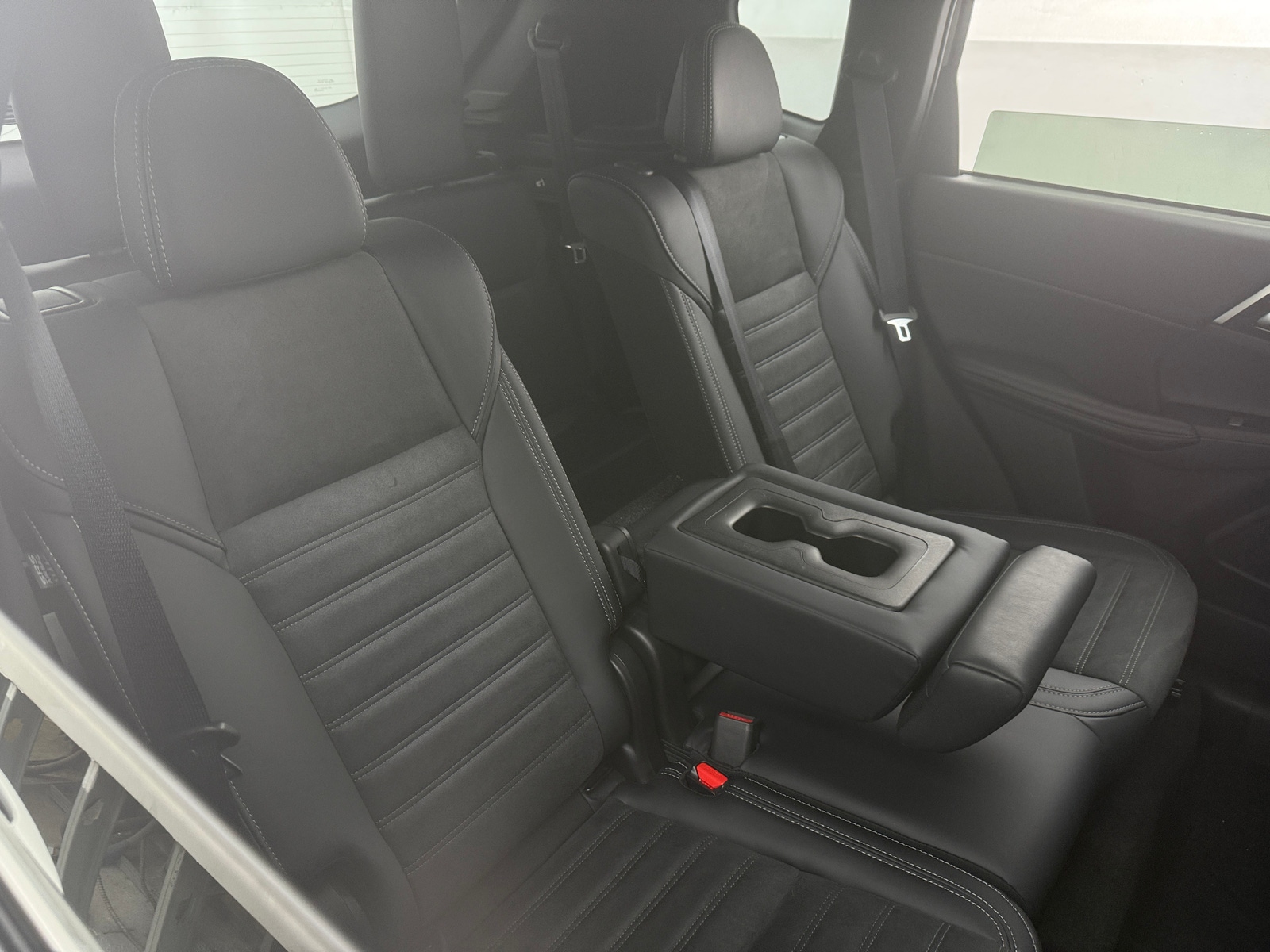 Thumbnail: 2025 Mitsubishi Outlander - 5