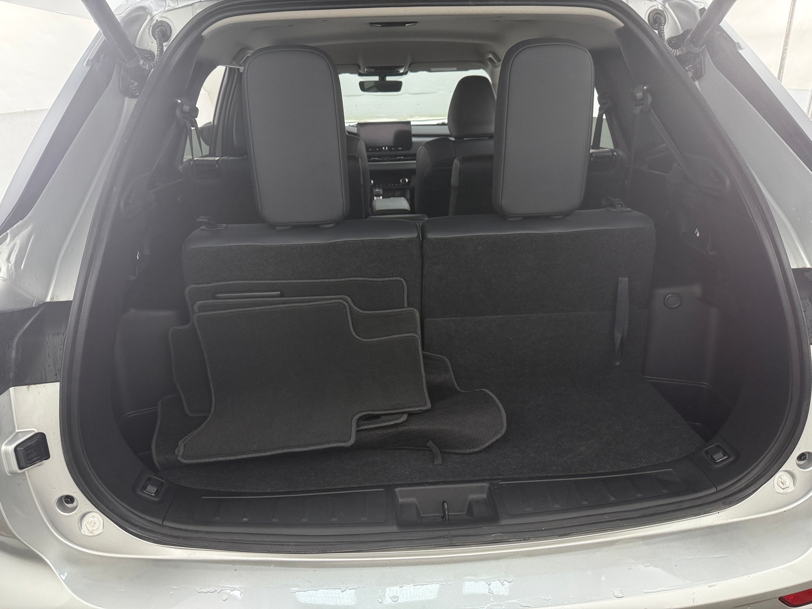 Thumbnail: 2025 Mitsubishi Outlander - 6