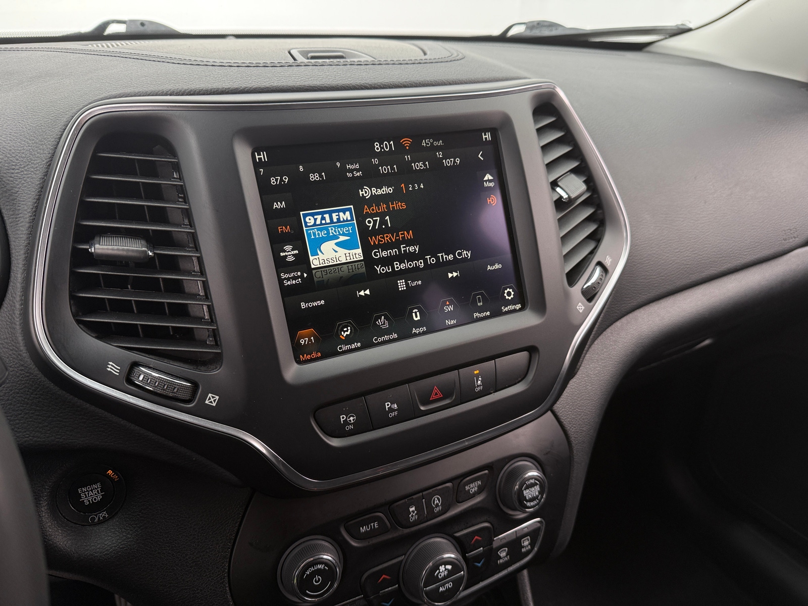 Thumbnail: 2023 Jeep Cherokee - 3