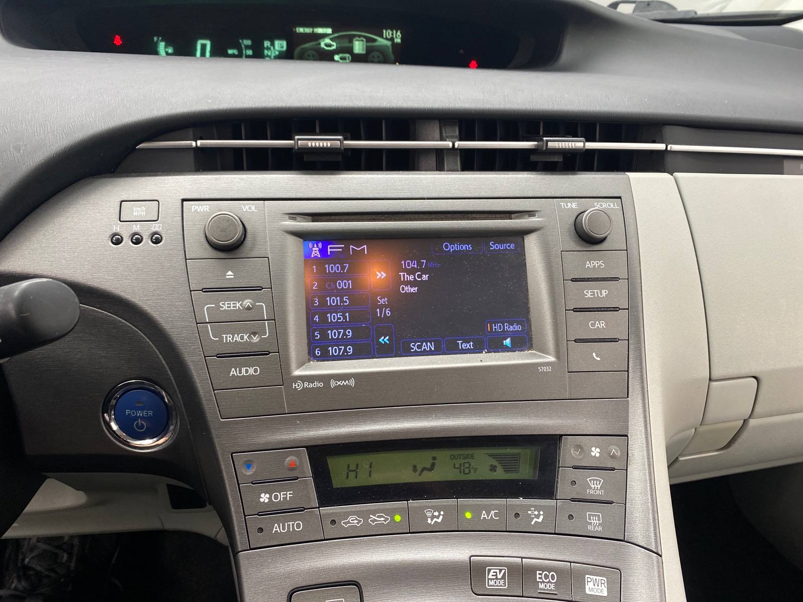 Thumbnail: 2013 Toyota Prius - 4