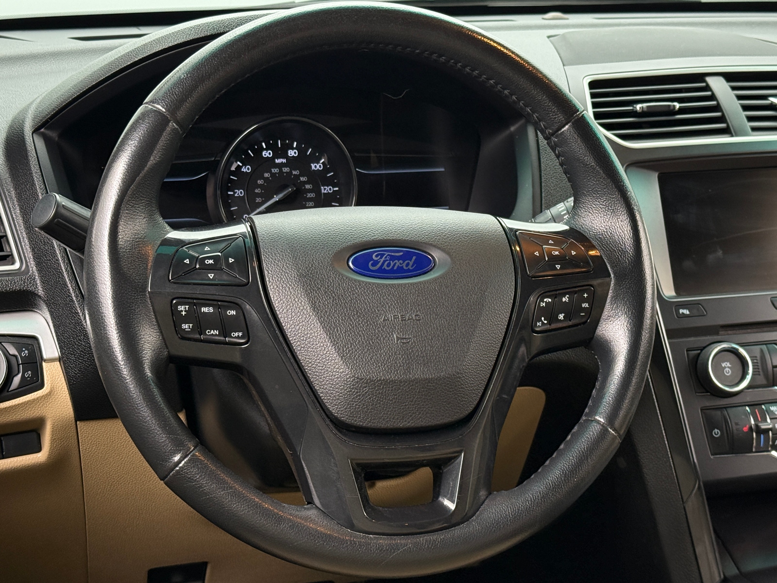 Thumbnail: 2016 Ford Explorer - 4