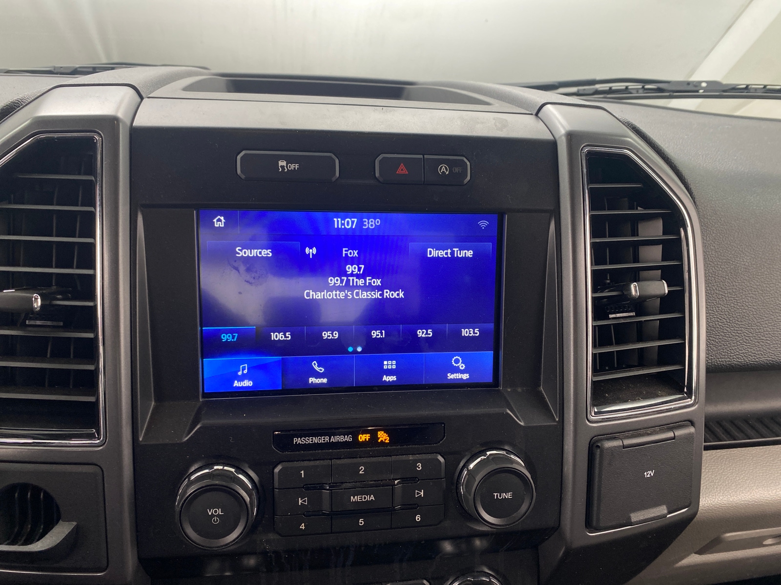 Thumbnail: 2020 Ford Econoline - 4