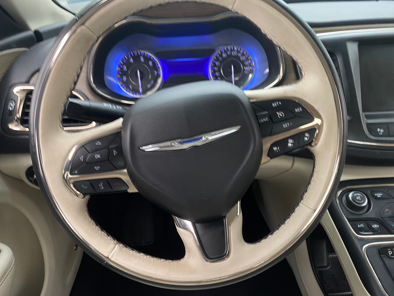 Thumbnail: 2015 Chrysler 200 - 4