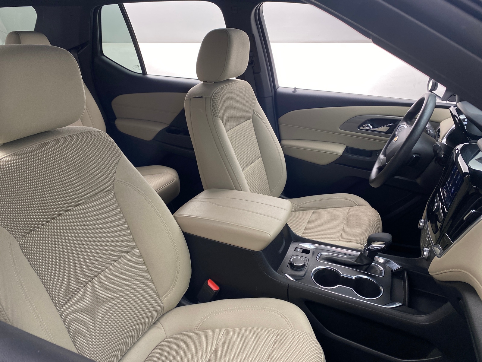 Thumbnail: 2023 Chevrolet Traverse - 2