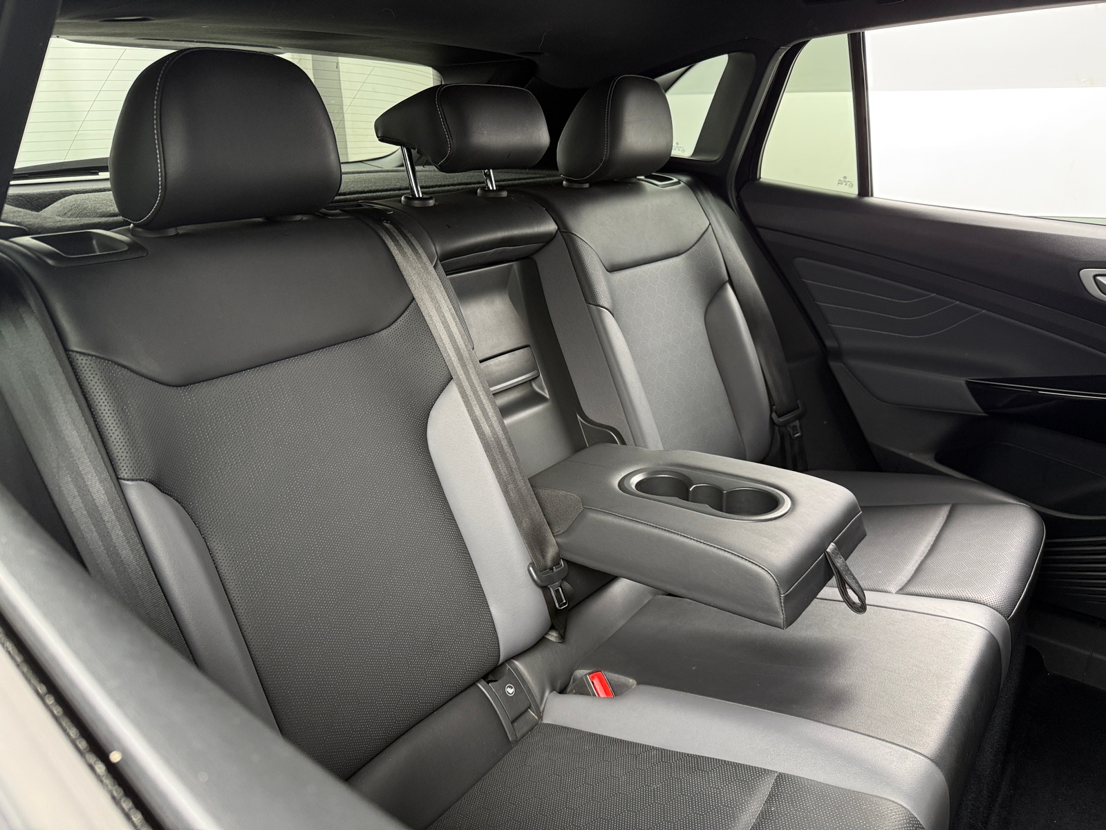 Thumbnail: 2023 Volkswagen ID.4 - 5